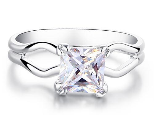 0.75 Carat Princess Cut Lab Created Diamond Ring XR200