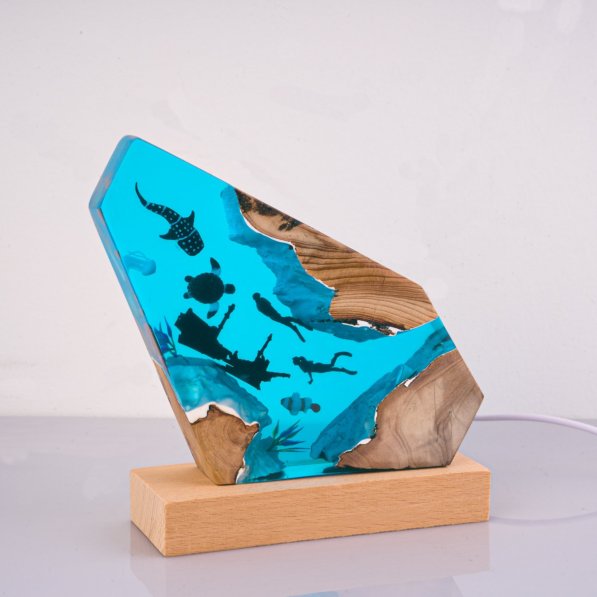 Resin Ocean Lamp,Shark and Diver resin wood lamp-5