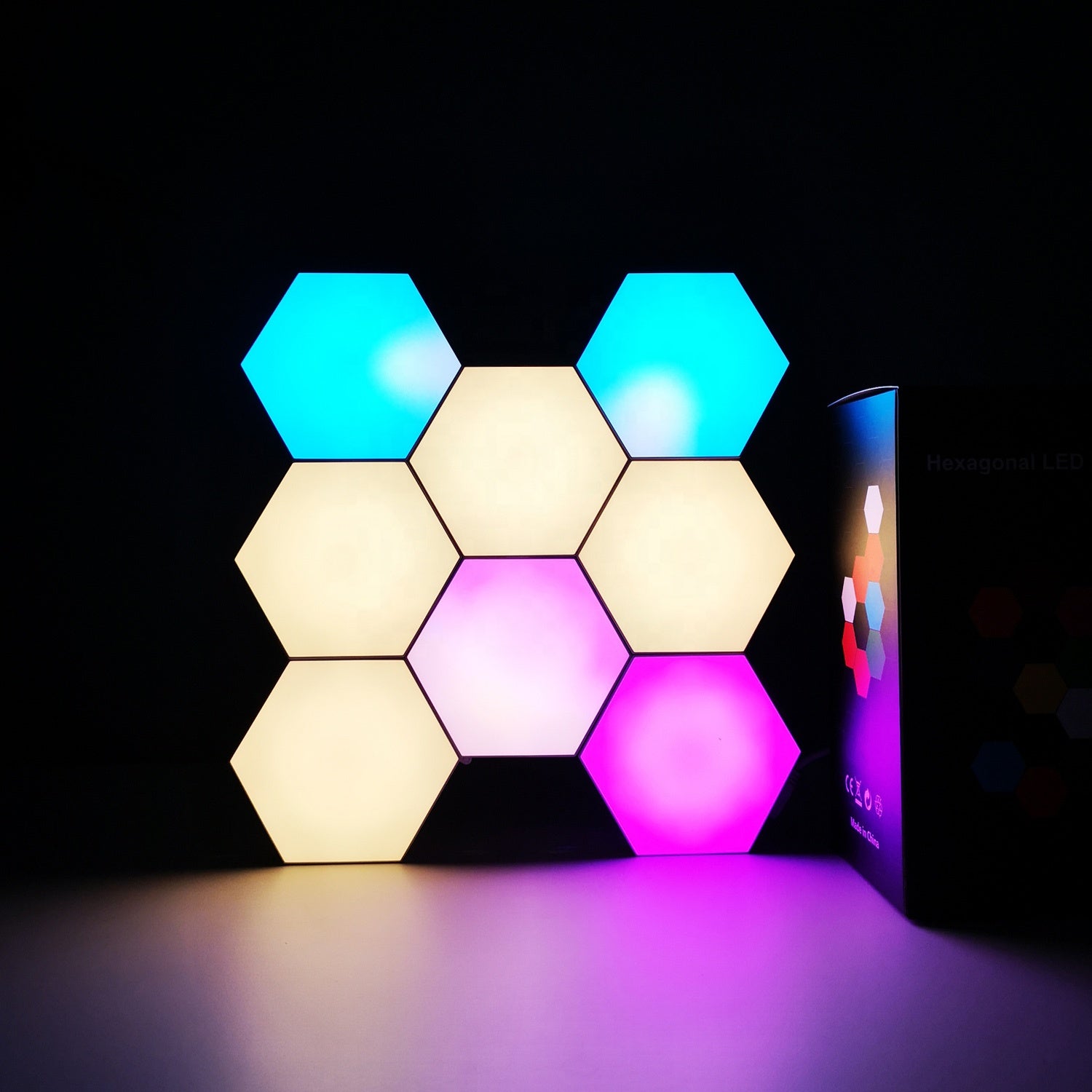 Mobile app Controlled LED Quantum Light 2021 NEW Honeycomb Modular Light Hexagonal Combination Lamp for Wall Decoration