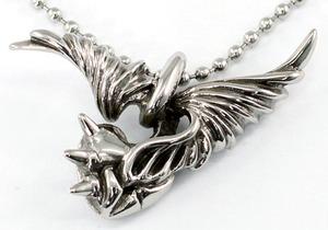 Gothic Flying Rings w/ Heart Claw Stainless Steel Mens Pendant Necklace MP019