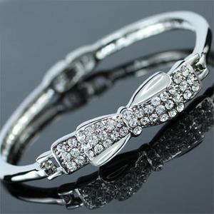 Bow Ribbon Bangle use Austrian Crystal XB069