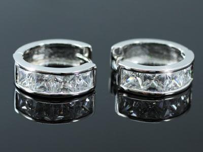 1.5 Carat CZ Cubic Zirconia Cubic Zirconia Huggie Earrings XE031