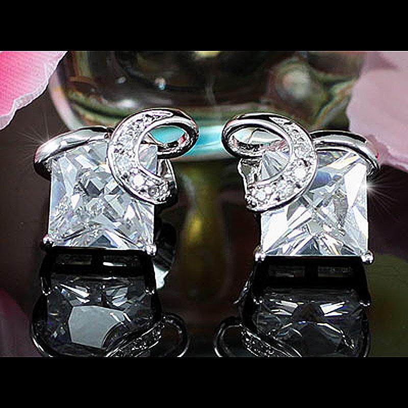 2 Carat Sparkling CZ Cubic Zirconia Stud Earrings XE340