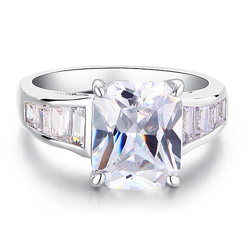 2.5 Carat Sparkling Emerald Cut Cubic Zirconia CZ Cubic Zirconia Ring XR202